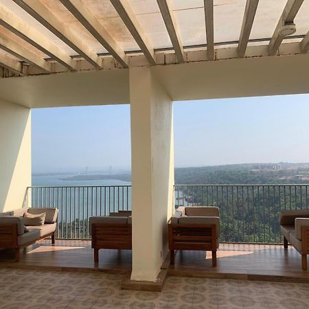 Pool And Garden View Good Stay Premium 2 Bhk Flat 104 Dabolim Exterior photo